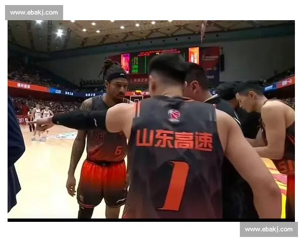 广厦鏖战山东看点十足强强对话点燃季后赛悬念之夜胜负走势引关注